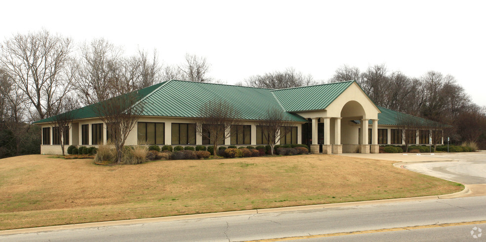 2002 Scott Blvd, Temple, TX for sale - Primary Photo - Image 1 of 1