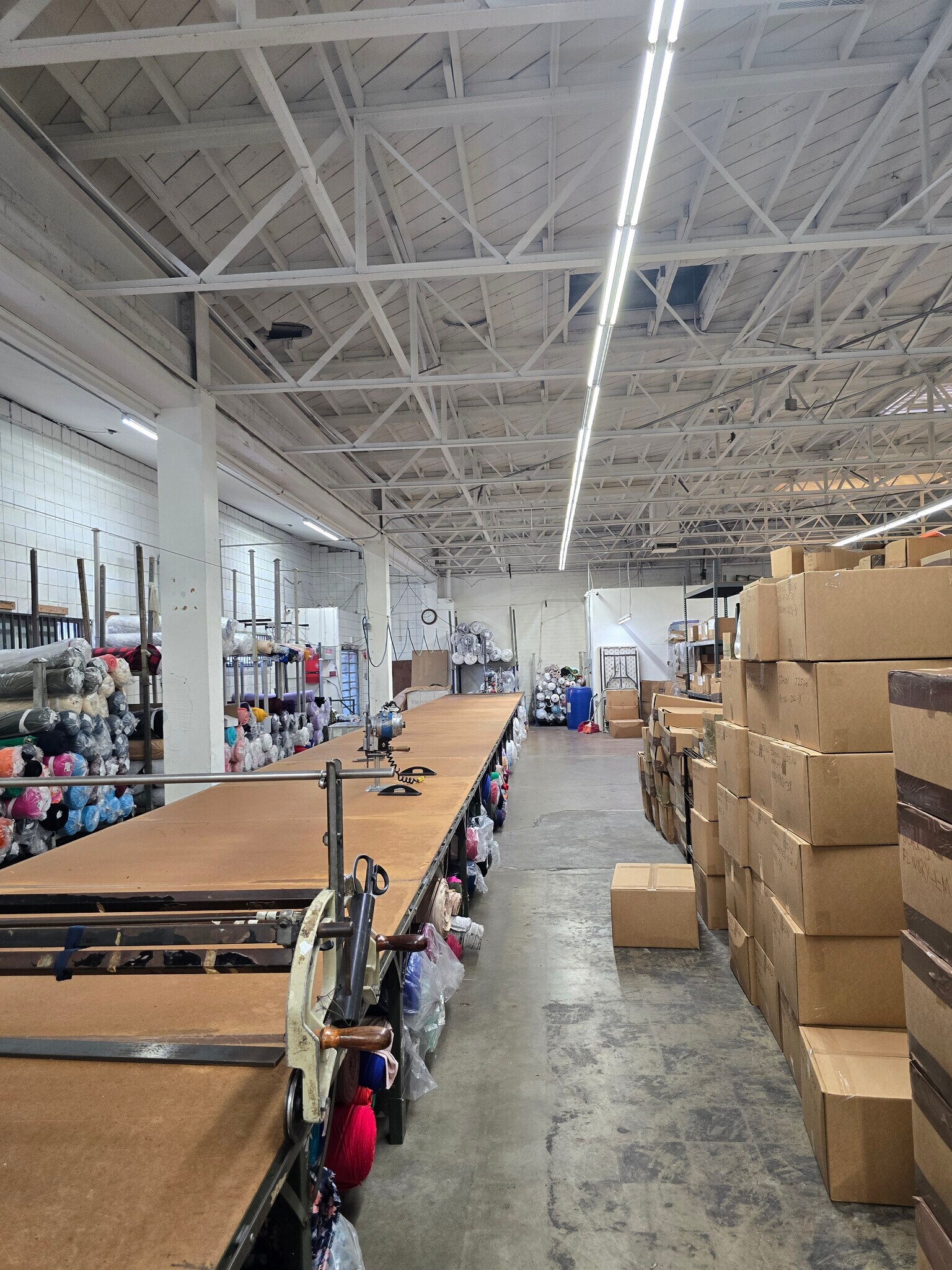 2560 E 56th St, Huntington Park, CA to rent Building Photo- Image 1 of 10