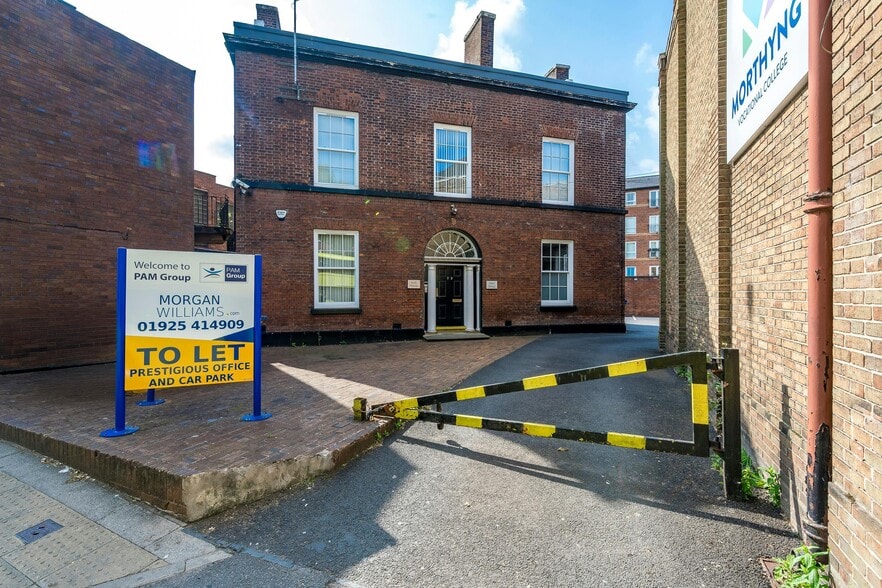73 Sankey St, Warrington to rent - Building Photo - Image 1 of 9