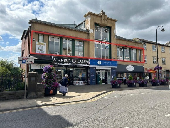 Huddersfield Rd, Mirfield to rent Building Photo- Image 1 of 2