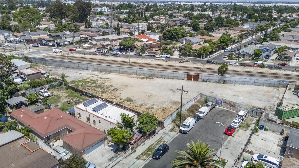 1693-1699 E 109th St, Los Angeles, CA for sale - Building Photo - Image 1 of 21