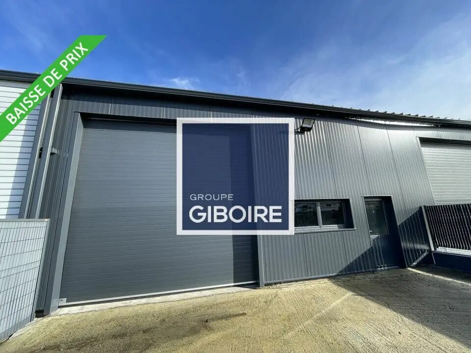 Location Entrepôt 240 m² - Photo 1