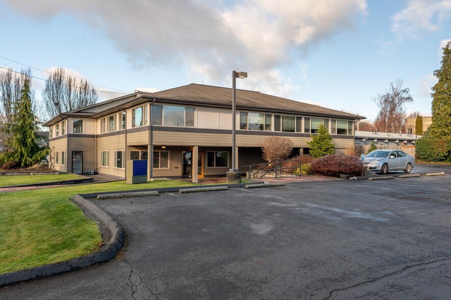 1400 Broadway, Bellingham, WA for rent - Building Photo - Image 1 of 30