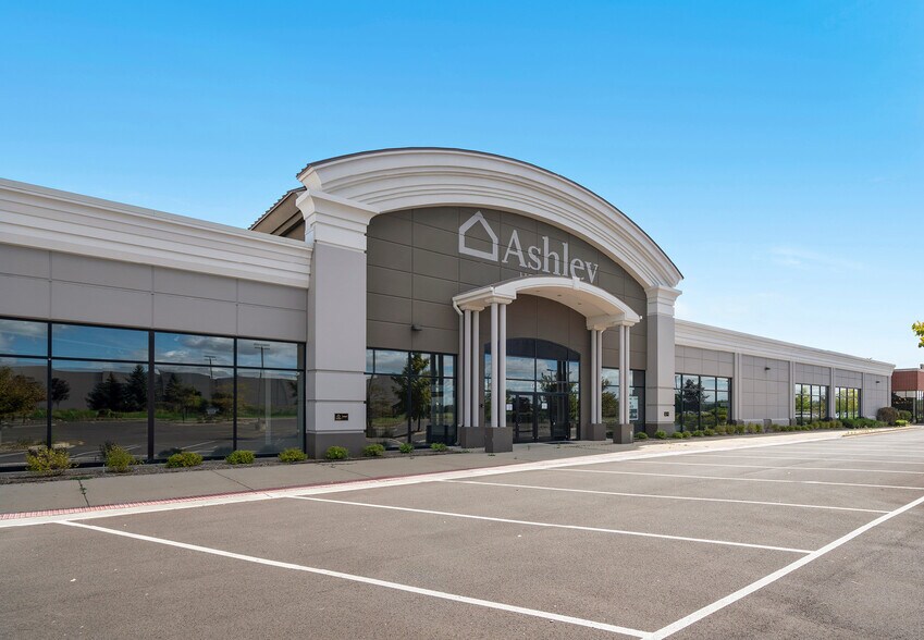 2451 S Randall Rd, Algonquin 60102 UK