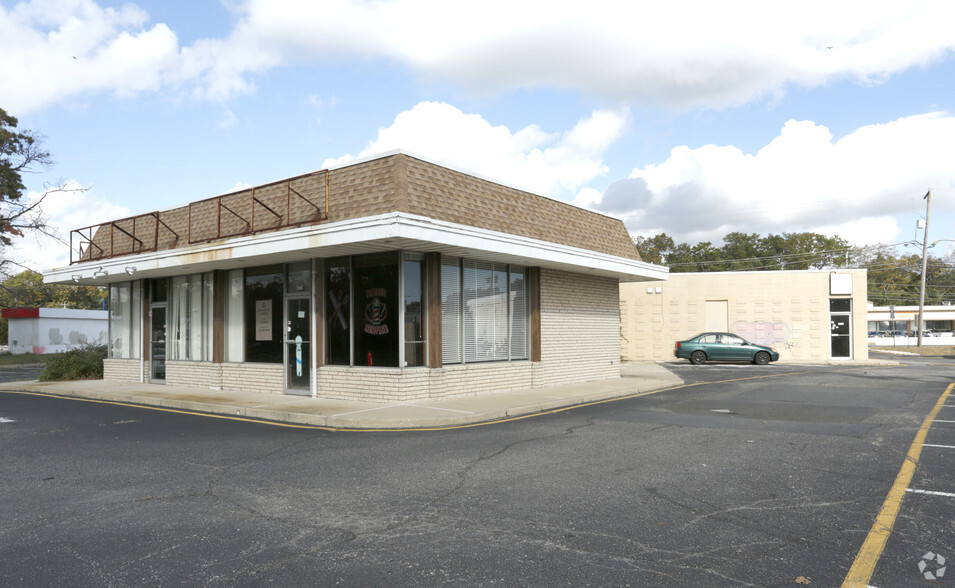 237 Route 37 W, Toms River, NJ for rent - Building Photo - Image 2 of 5