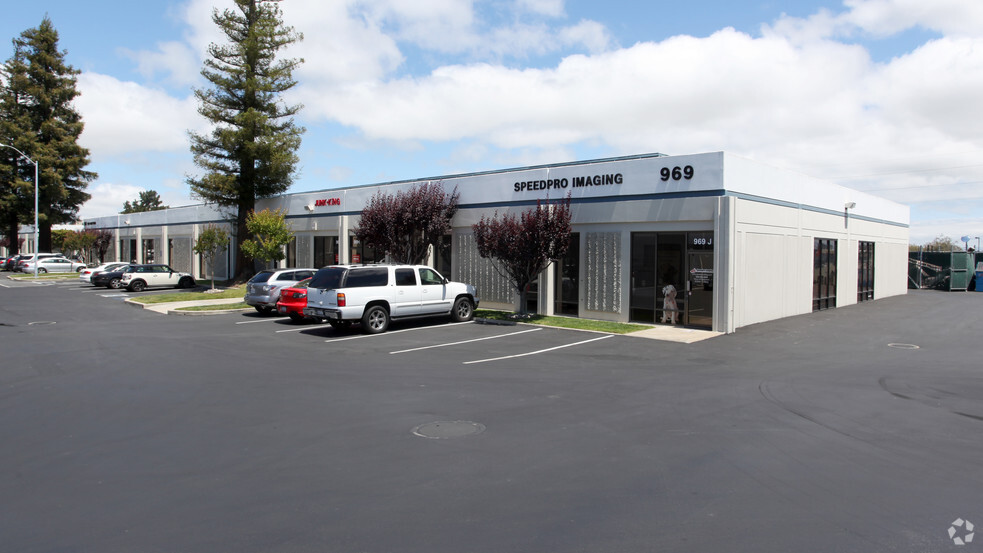 969 Industrial Rd, San Carlos, CA for rent - Building Photo - Image 1 of 7