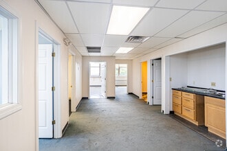 10 Ferry St, Concord, NH to rent Interior Photo- Image 2 of 3