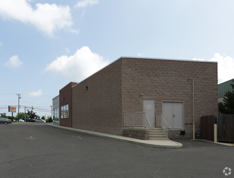 620 W Street Rd, Warminster, PA for rent - Building Photo - Image 2 of 5