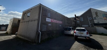 4 Alexandra Rd, Swansea to rent Building Photo- Image 2 of 7