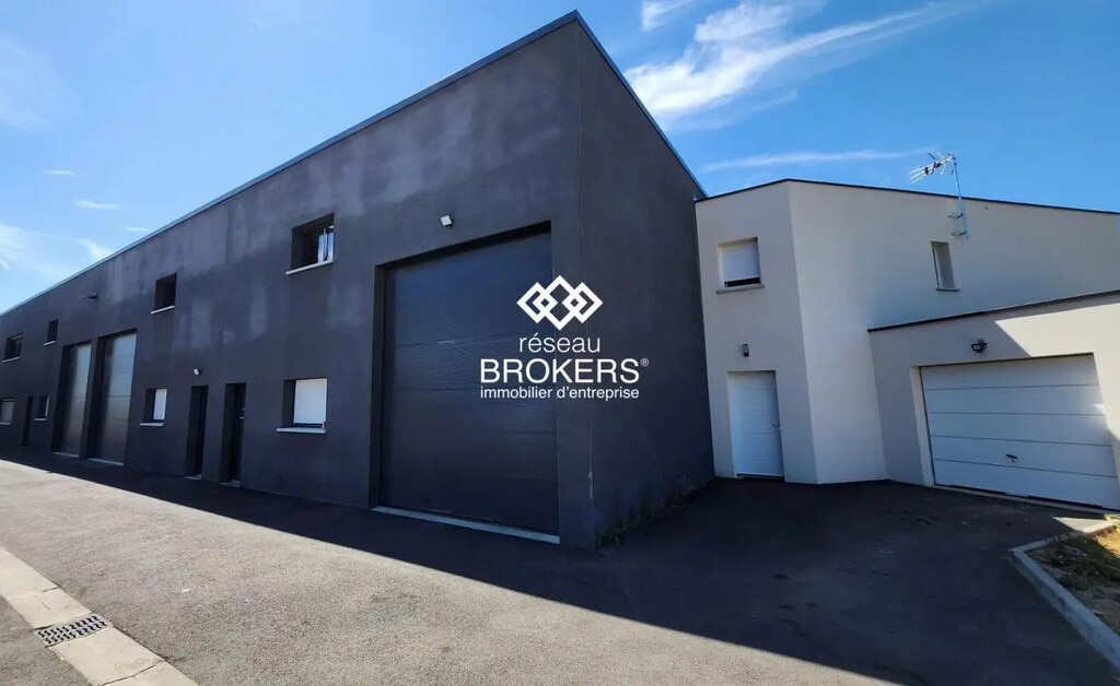 Location Entrepôt 125 m² - Photo 1