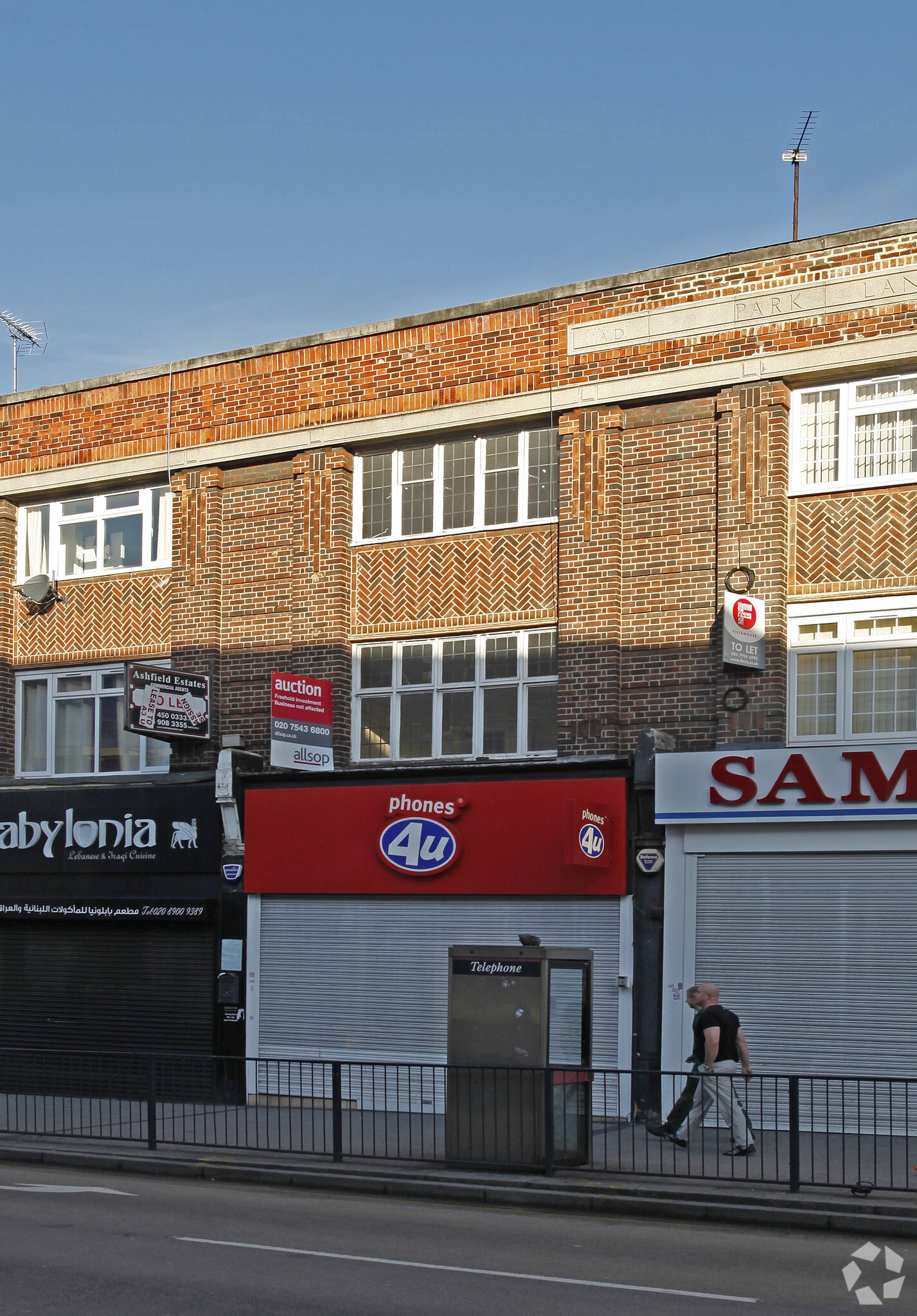 454 High Rd, Wembley to rent Primary Photo- Image 1 of 4