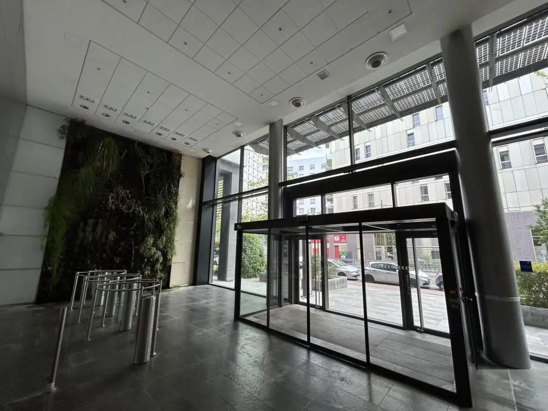 Office in Gennevilliers to rent Interior Photo- Image 1 of 4