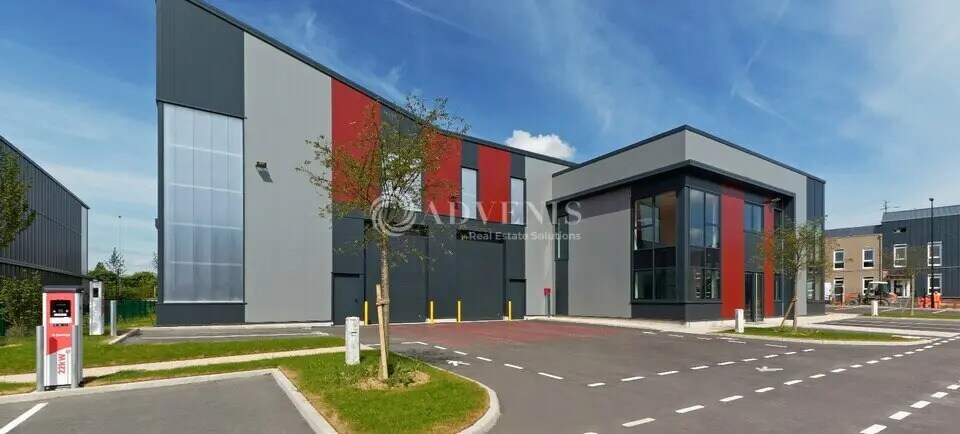 Light Industrial in Limeil-Brévannes to rent Building Photo- Image 1 of 10