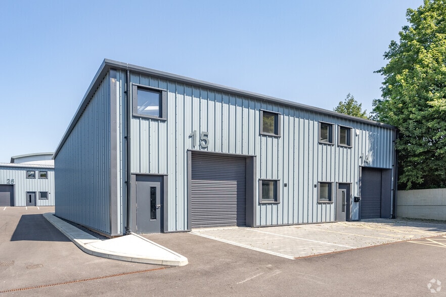 21 Artillery Rd, Yeovil for sale - Primary Photo - Image 1 of 1