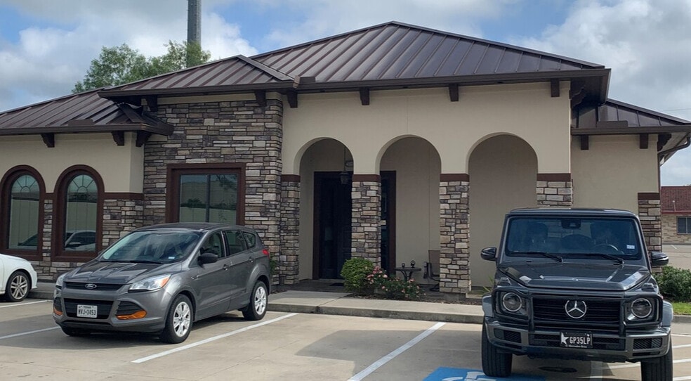 12807 Haynes Rd, Houston, TX to rent - Building Photo - Image 2 of 16