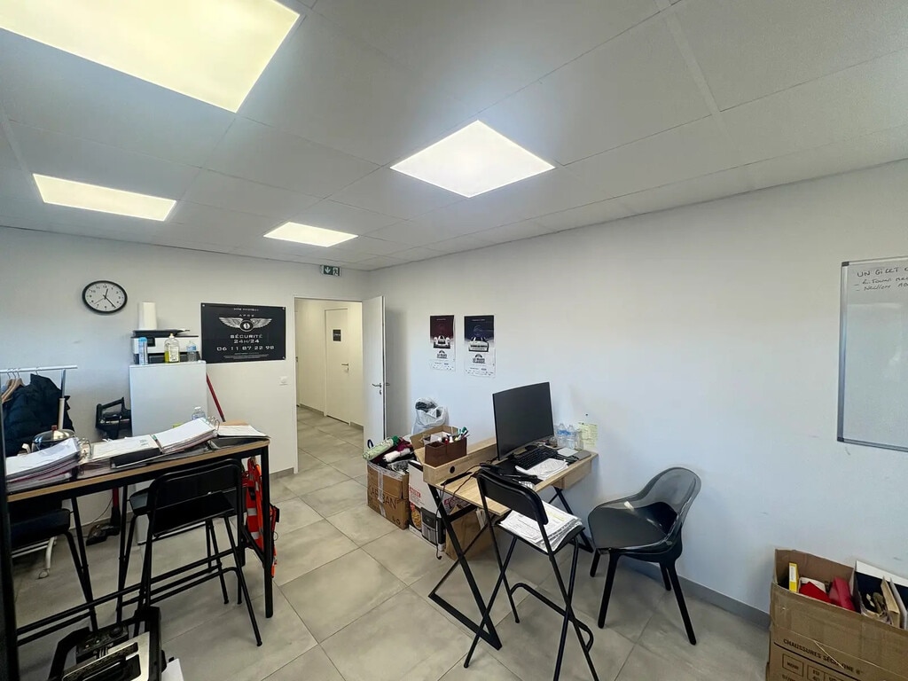Location Bureaux 25 m² - Photo 1