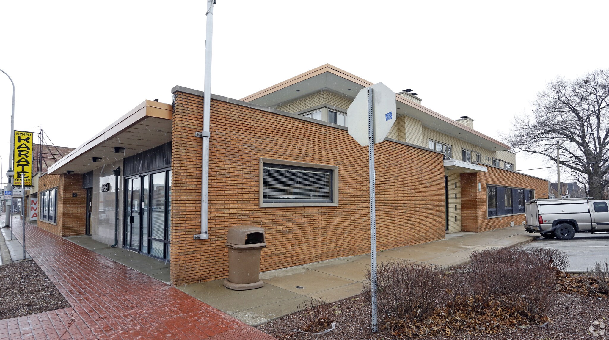 3759 W 95th St, Evergreen Park, IL for sale Primary Photo- Image 1 of 1