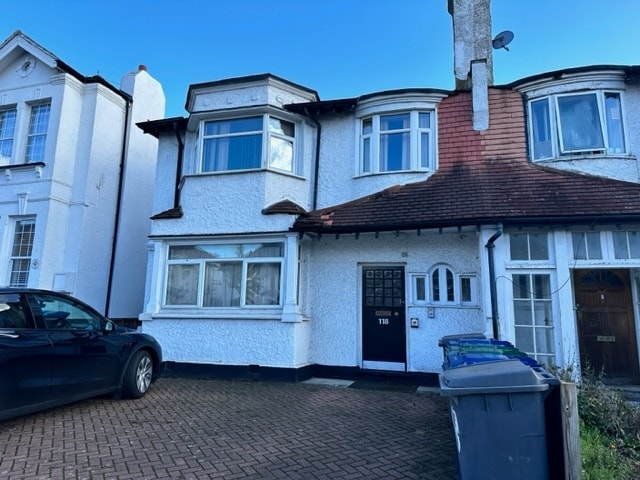 118 Station Rd, London for sale - Primary Photo - Image 1 of 5