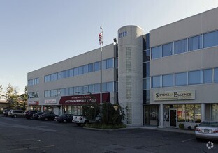 1111 Broadhollow Rd, Farmingdale, NY for rent Building Photo- Image 1 of 11