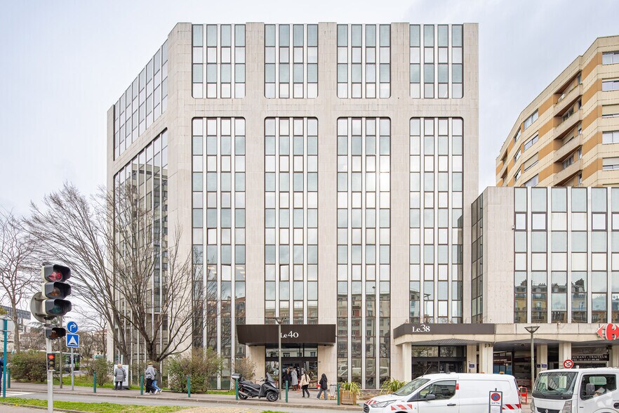 Office in Suresnes to rent - Primary Photo - Image 1 of 42