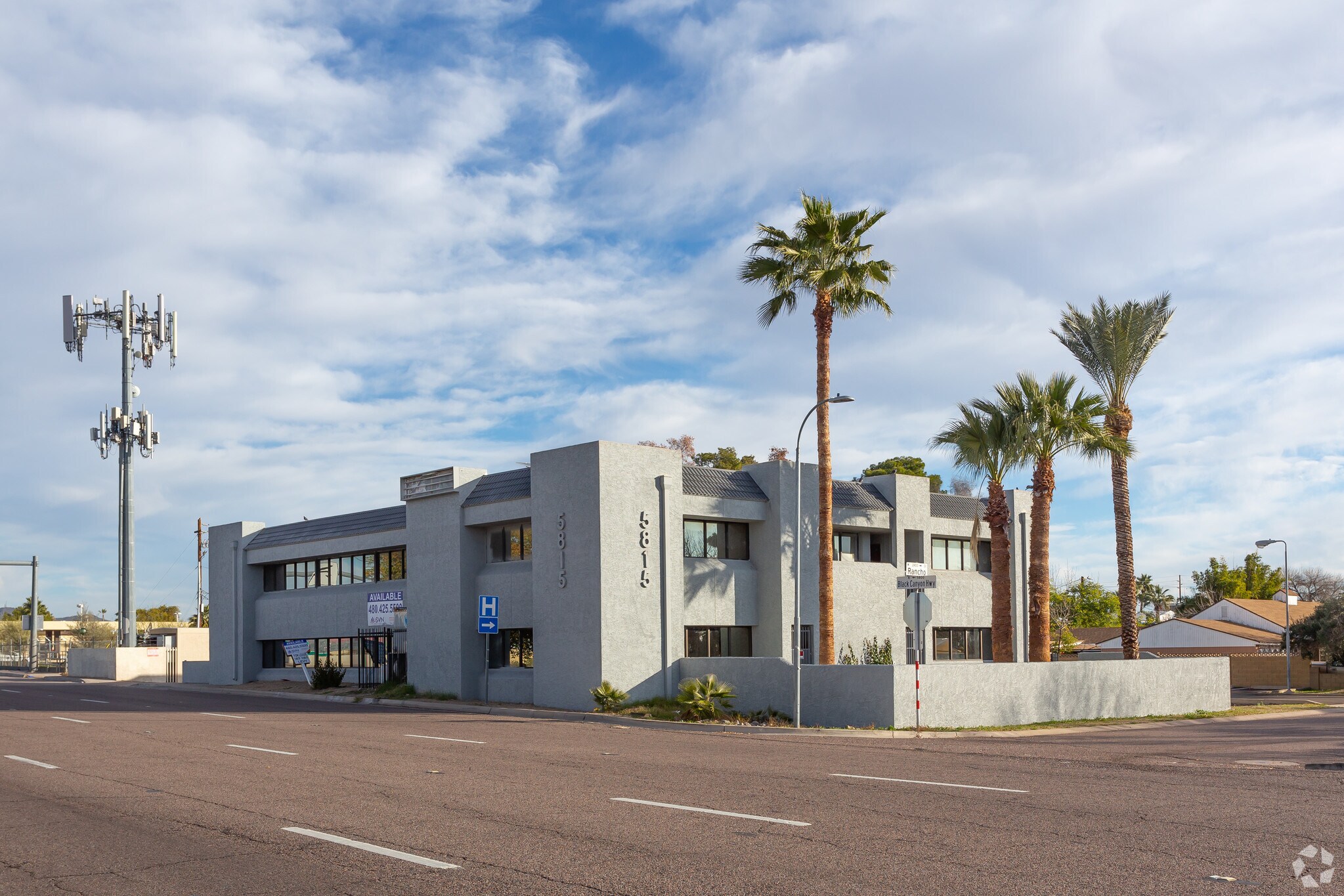 5815 N Black Canyon Hwy, Phoenix, AZ to rent Primary Photo- Image 1 of 15