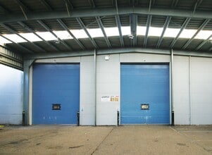 Frobisher Way, Hatfield to rent Building Photo- Image 2 of 9