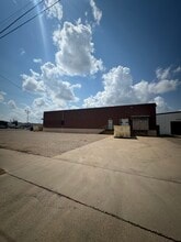 302 34th St, Lubbock, TX for rent Building Photo- Image 2 of 6