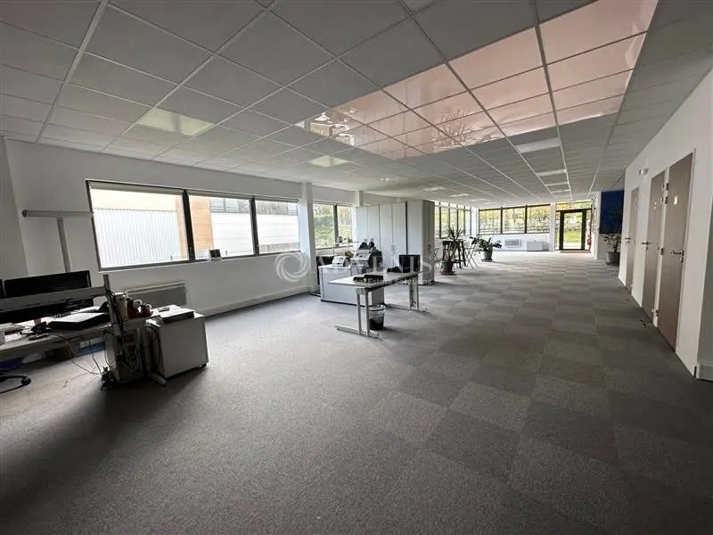 Location Bureaux 645 m² - Photo 1