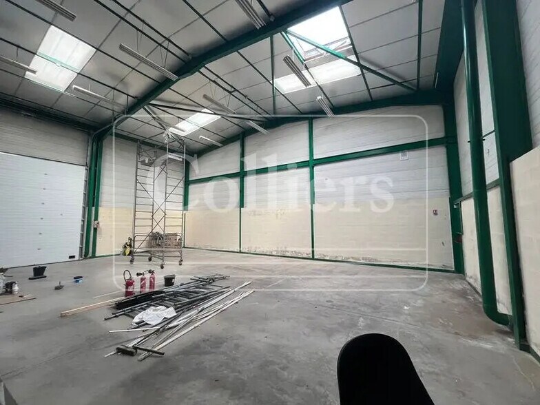Light Industrial in Gémenos to rent - Interior Photo - Image 3 of 5
