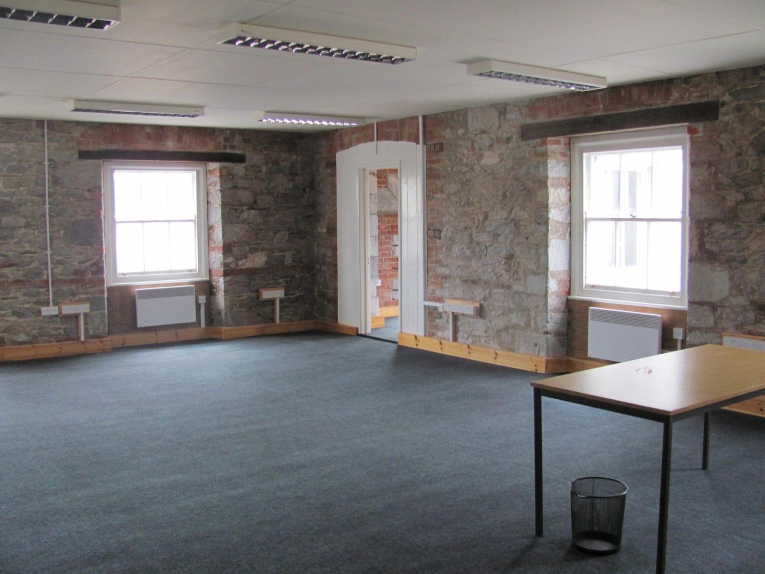 South Yard, Plymouth to rent Interior Photo- Image 1 of 2