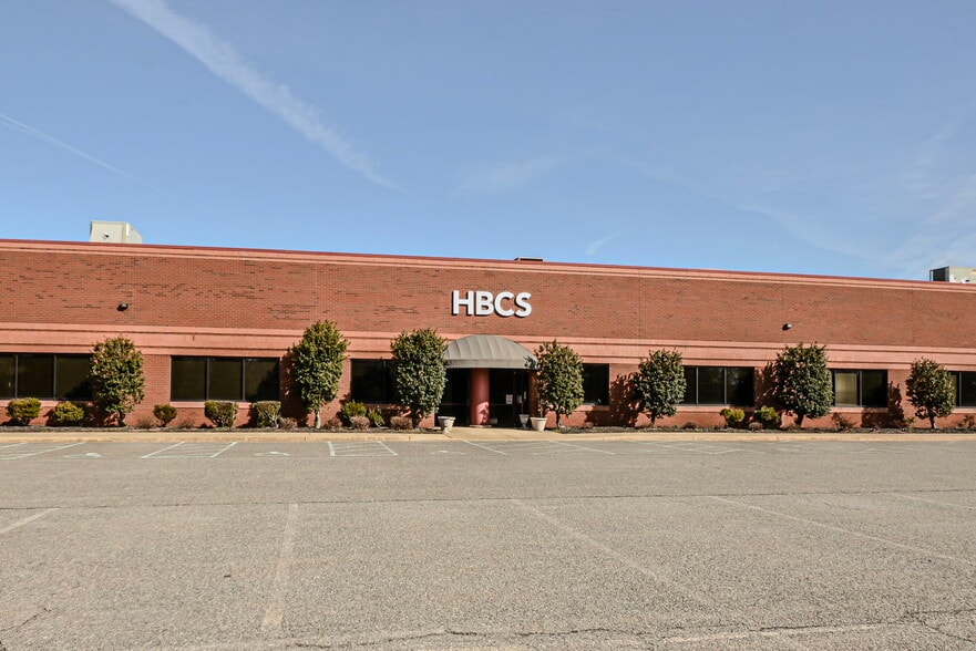 118 Lukens Dr, New Castle, DE to rent - Building Photo - Image 1 of 109