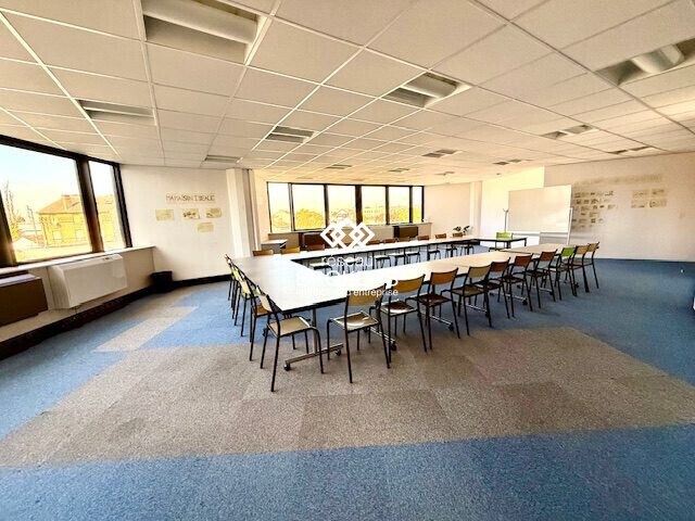Office in Argenteuil to rent - Interior Photo - Image 1 of 2