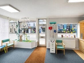 5 Bartlett St, Caerphilly to rent Interior Photo- Image 1 of 3