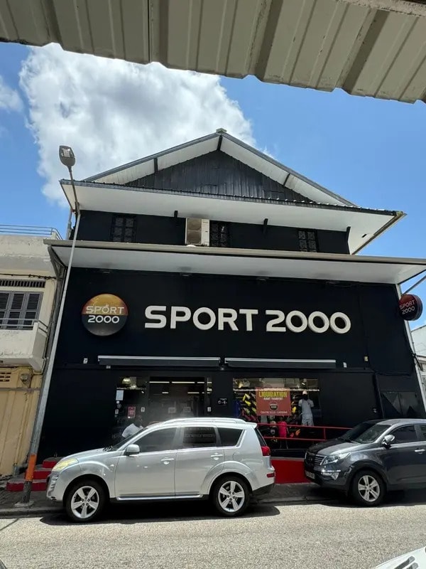 Location Commerce 851 m²