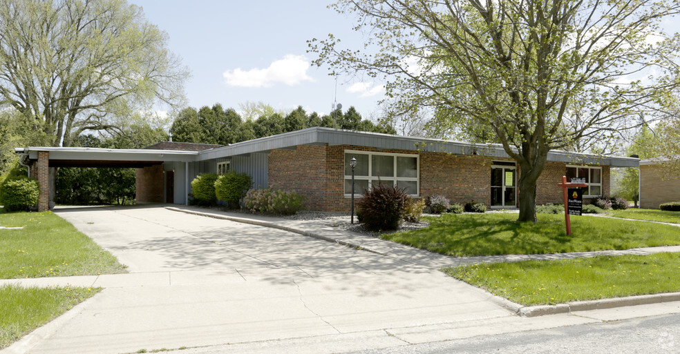 106 Roosevelt St, Pardeeville, WI for sale - Primary Photo - Image 1 of 1