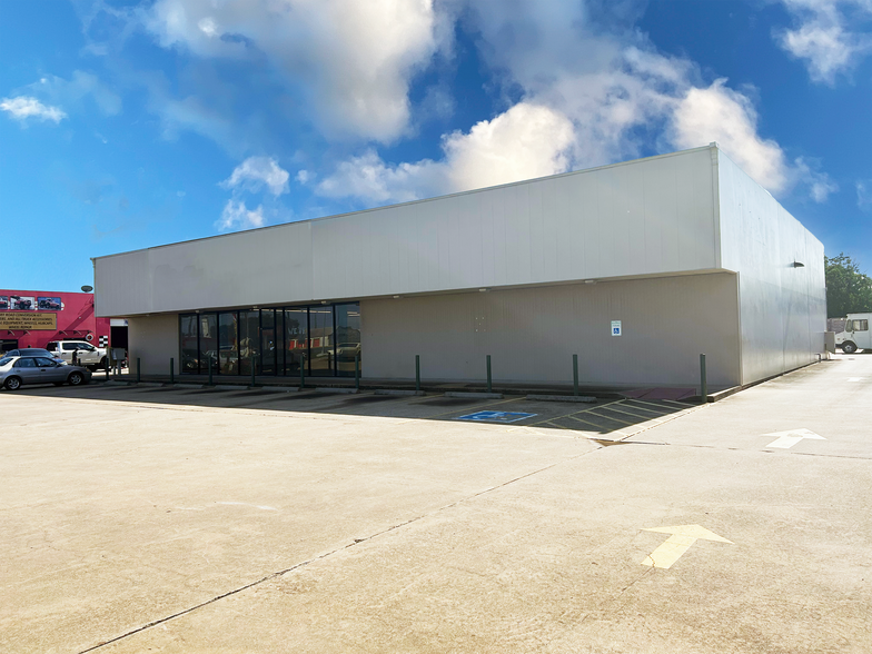 7850 Highway 6 S, Houston, TX for rent - Building Photo - Image 1 of 5