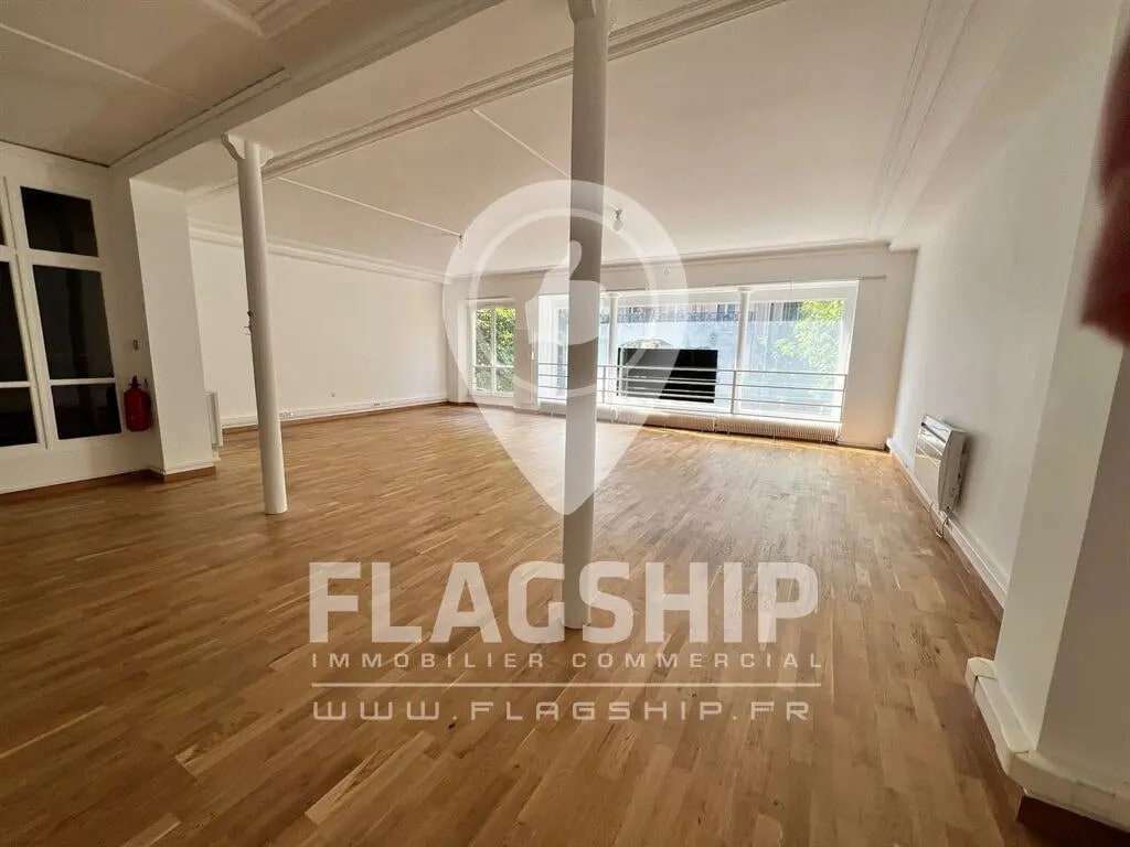 Location Bureaux 118 m² - Photo 1