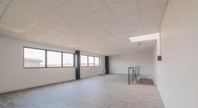 Light Industrial in Cormeilles-en-Parisis to rent Interior Photo- Image 2 of 3