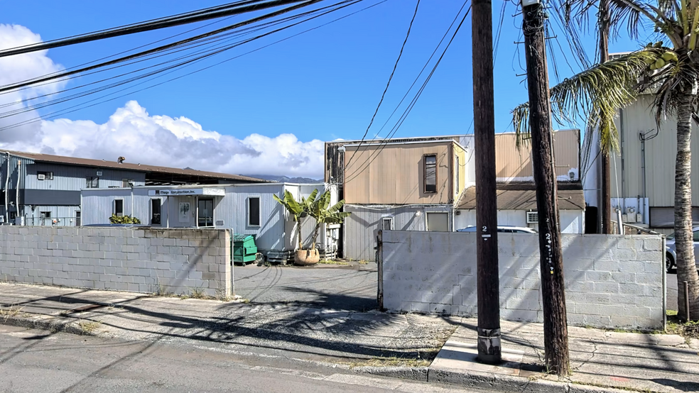 659-669 Ahua St, Honolulu, HI for rent - Building Photo - Image 3 of 6