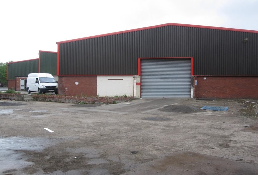 Hacken Ln, Bolton to rent - Building Photo - Image 2 of 2