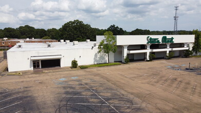 5070 Interstate 55 N, Jackson, MS for rent Building Photo- Image 2 of 4