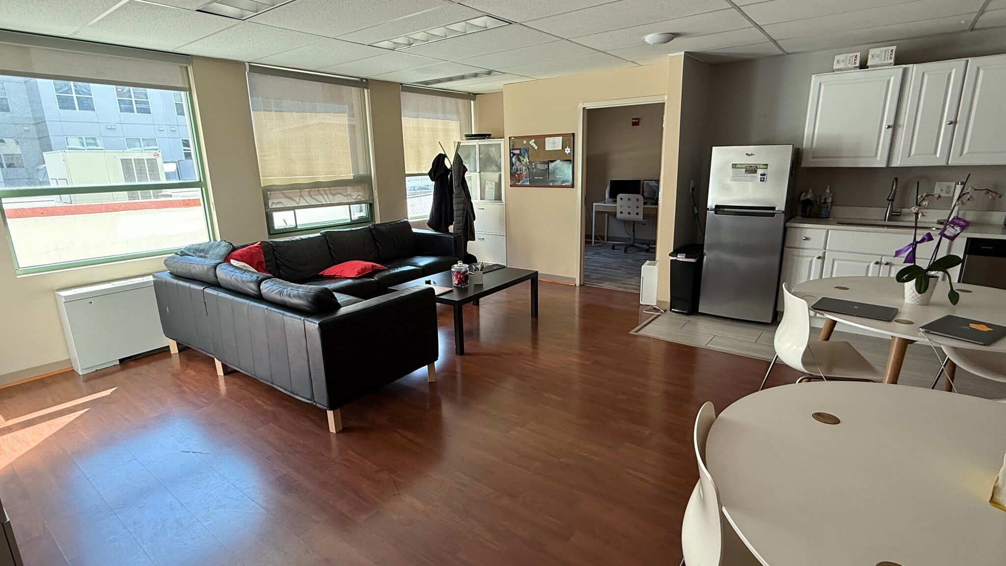 912 Thayer Ave, Silver Spring, MD to rent Interior Photo- Image 1 of 12