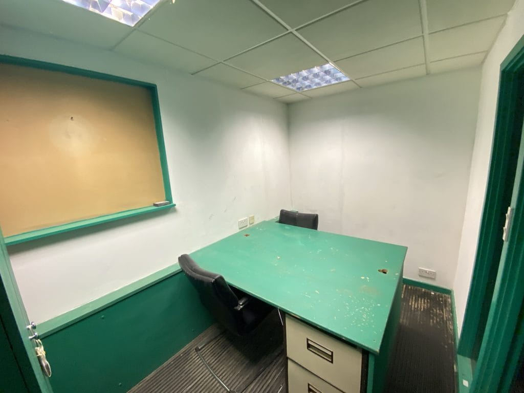 20B Hanworth Rd, Hounslow for sale Primary Photo- Image 1 of 30