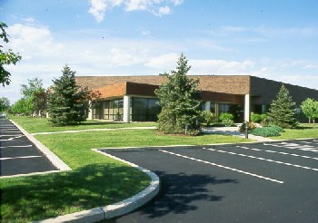 1560 Valley Center Pky, Bethlehem, PA for sale Primary Photo- Image 1 of 6