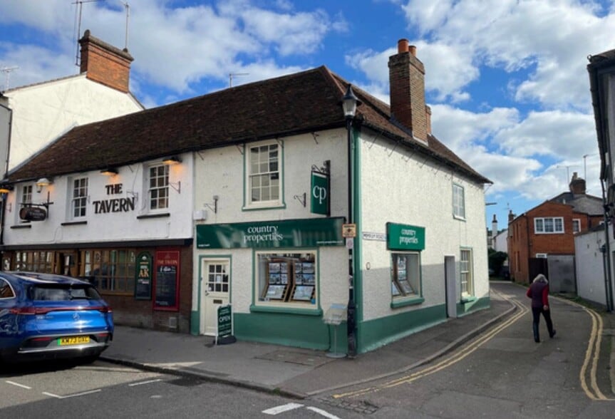 6-10 High St, Welwyn to rent - Building Photo - Image 1 of 2