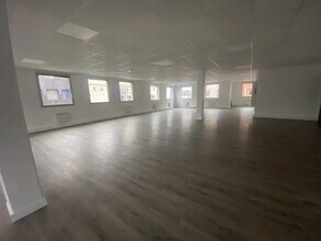 Light Industrial in Chevilly-Larue to rent Interior Photo- Image 1 of 1