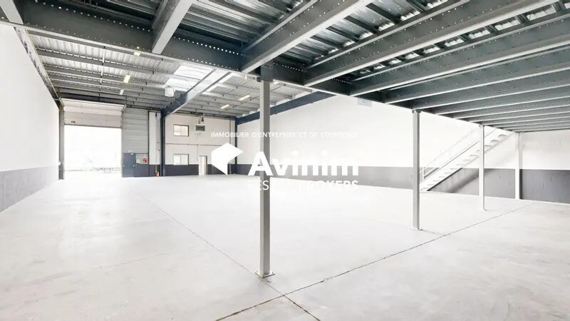 Industrial in Bezons to rent - Interior Photo - Image 2 of 5