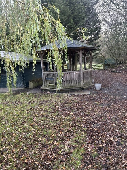 Claylands Rd, Newbridge to rent - Building Photo - Image 3 of 8