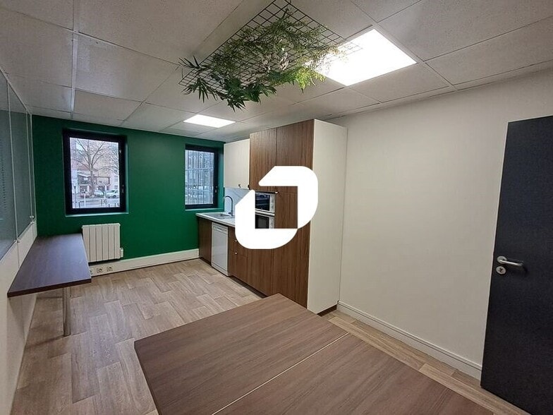 Office in Nanterre to rent - Interior Photo - Image 3 of 12