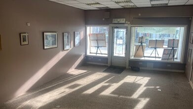 41-41a High St, Lanark to rent Interior Photo- Image 2 of 6